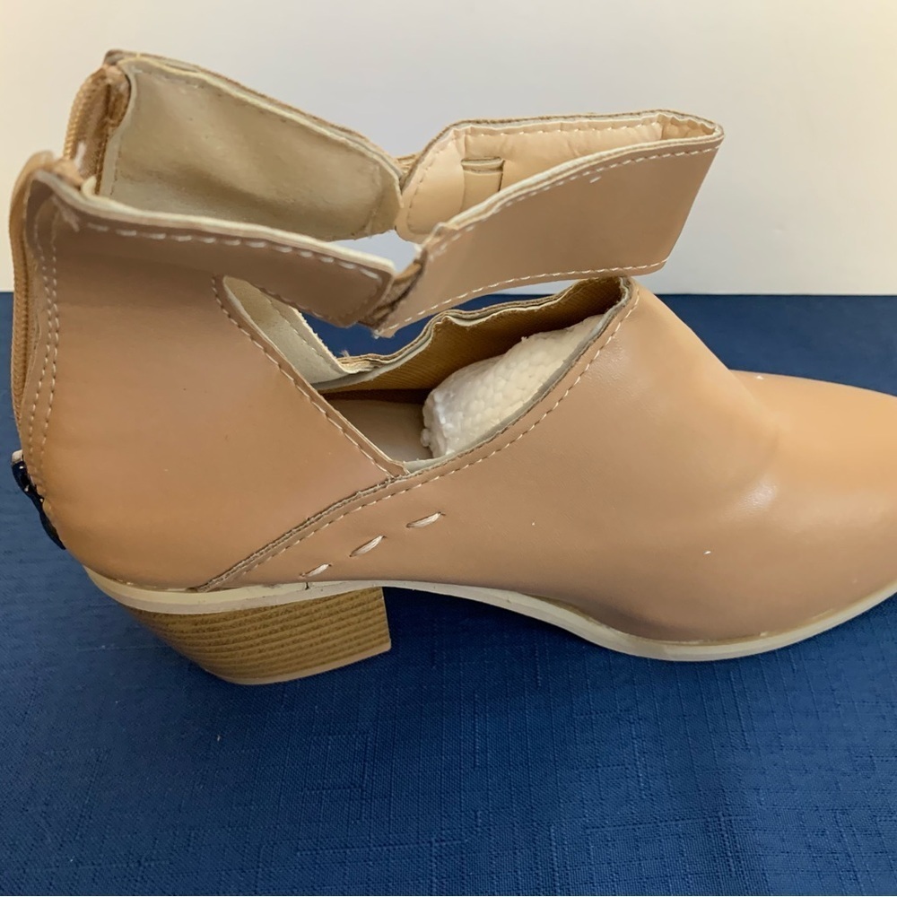 Ankle Boots with Zippers and Block Heels Tan Women's Size 6.5 - 7 US